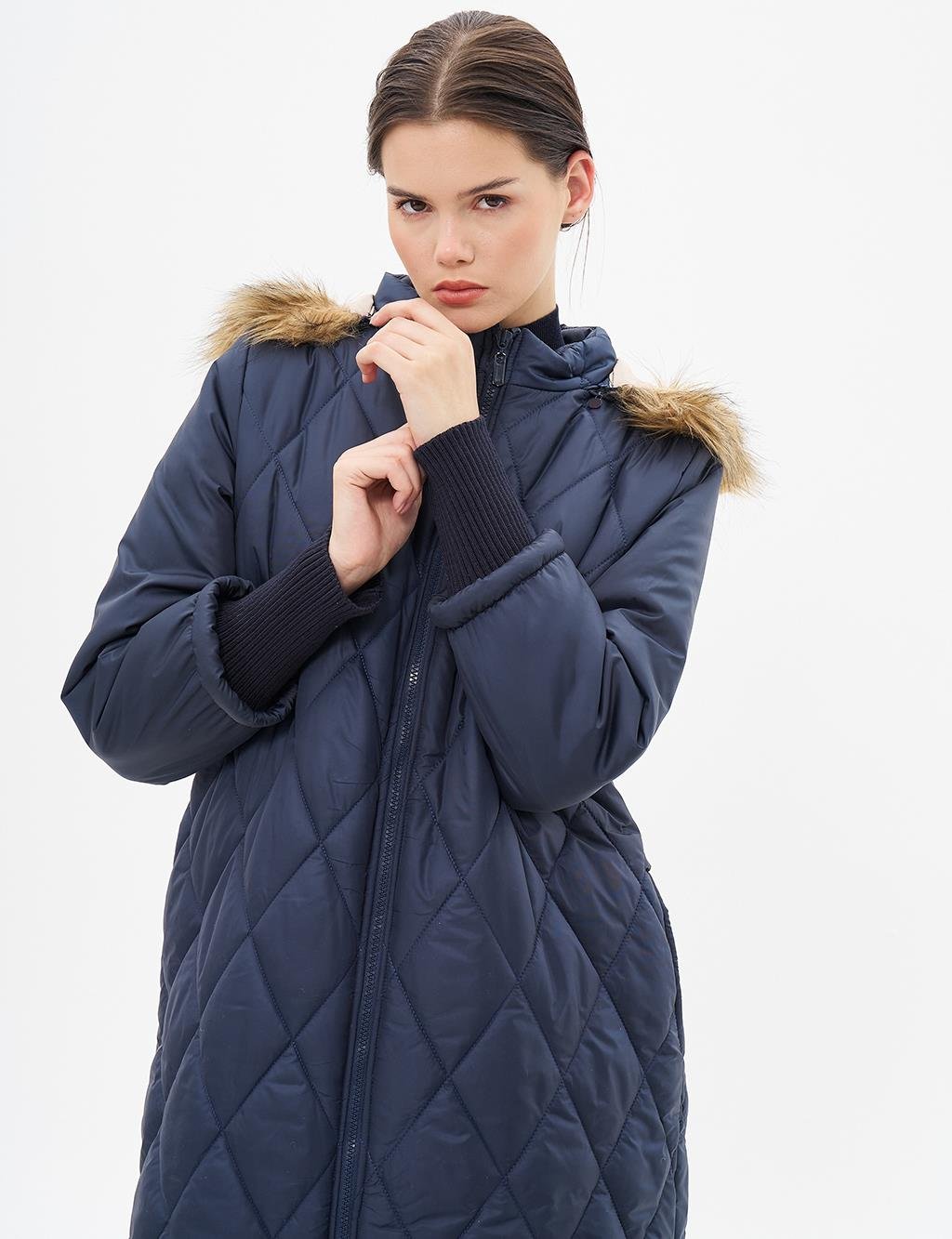 Kapüşonlu kapitone anorak mont